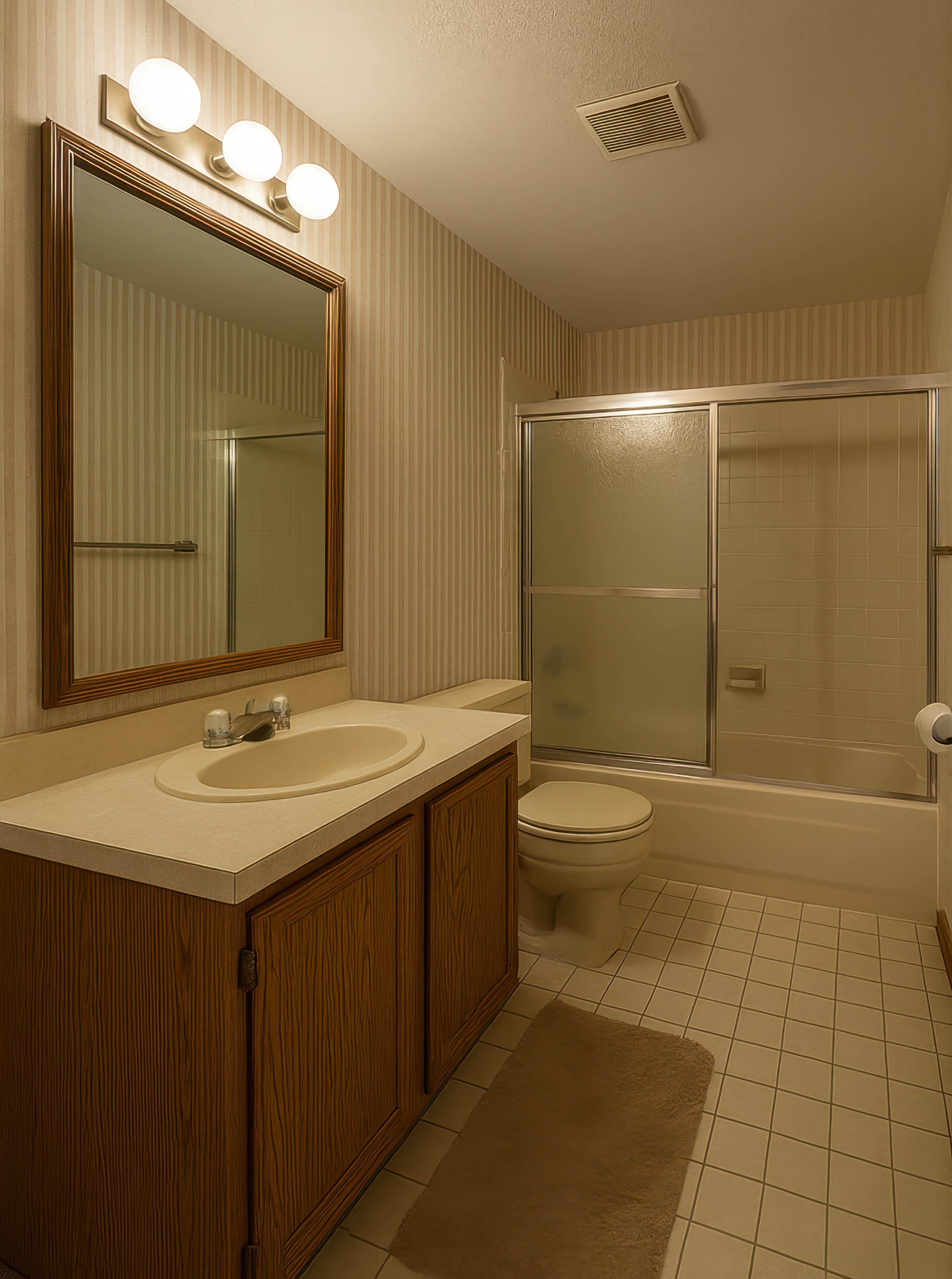 Old bathroom before remodeling